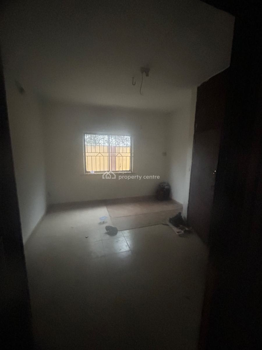 Spacious 3 Beedroom Flat, Akowonjo, Alimosho, Lagos, Flat / Apartment for Rent