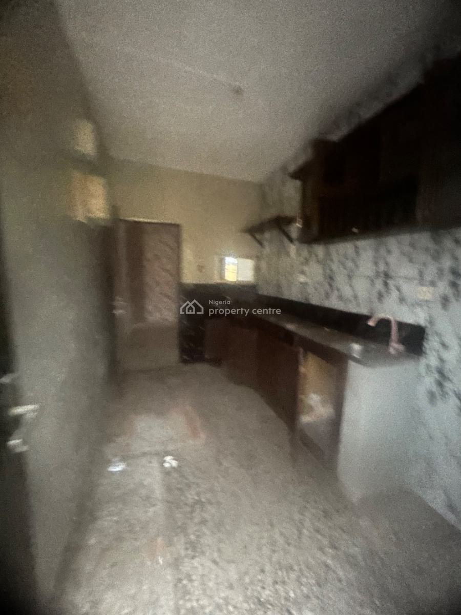 Spacious 3 Beedroom Flat, Akowonjo, Alimosho, Lagos, Flat / Apartment for Rent