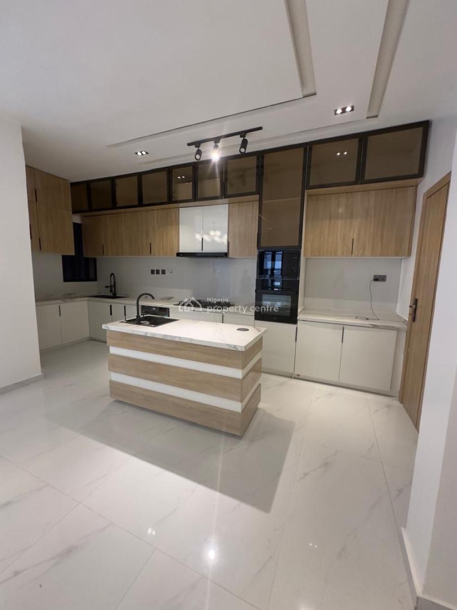 2 Bedroom Apartment, Lekki Phase 1, Lekki, Lagos, Flat / Apartment for Sale
