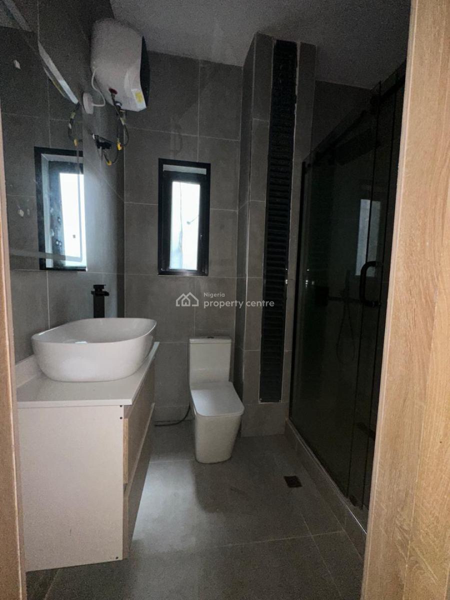 2 Bedroom Apartment, Lekki Phase 1, Lekki, Lagos, Flat / Apartment for Sale