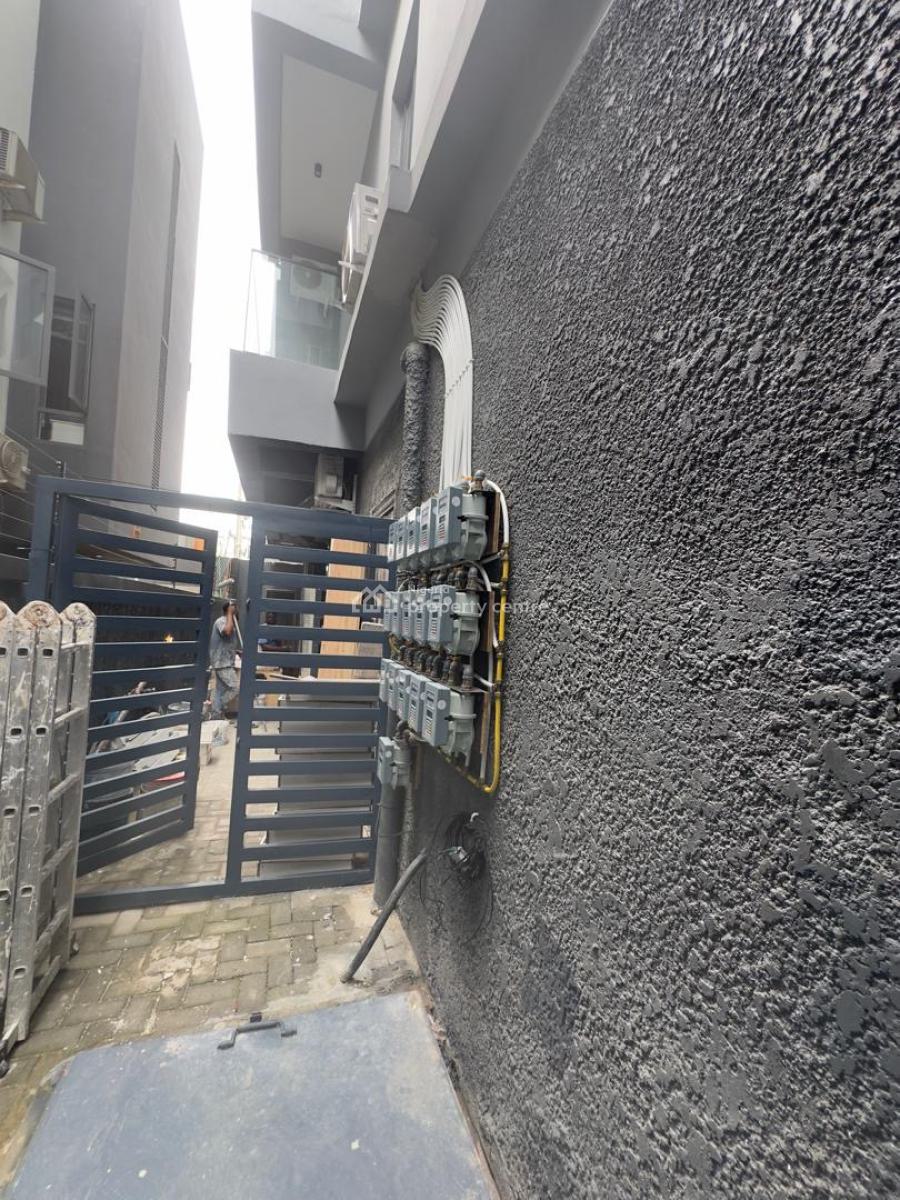 2 Bedroom Apartment, Lekki Phase 1, Lekki, Lagos, Flat / Apartment for Sale