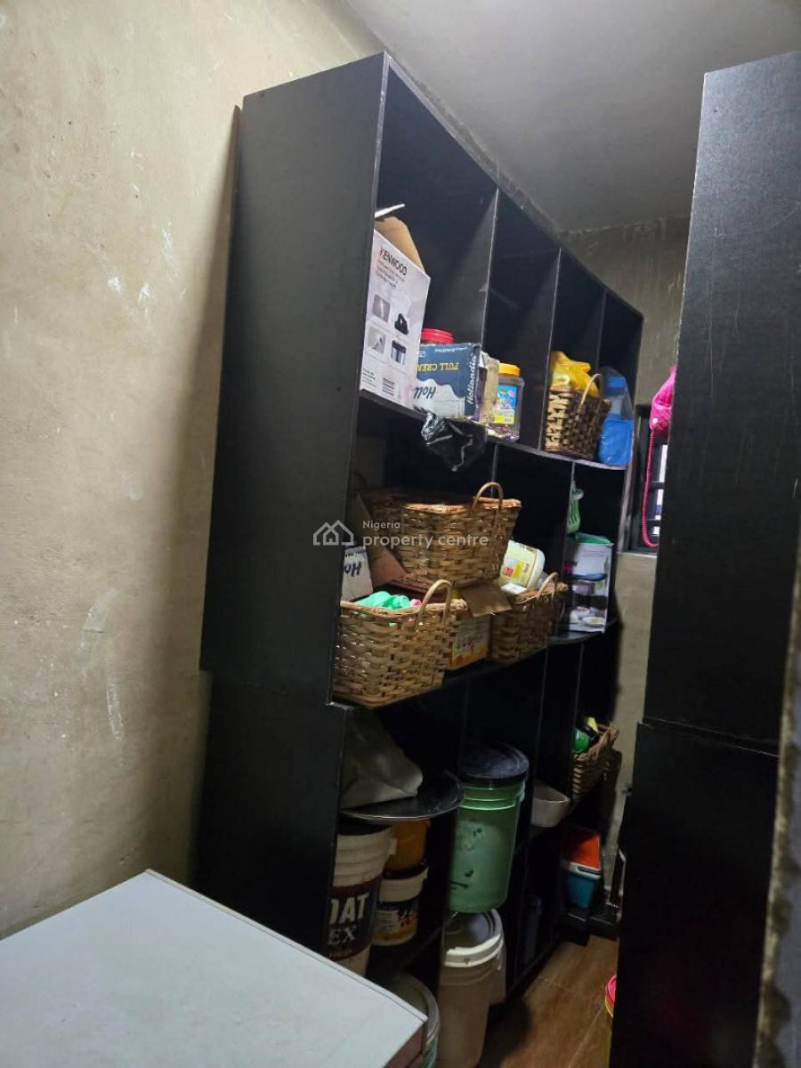 Standardly Built 3 Bedroom Bungalow + a Library, Off Elenusonso Road, Ibadan, Oyo, Detached Bungalow for Sale