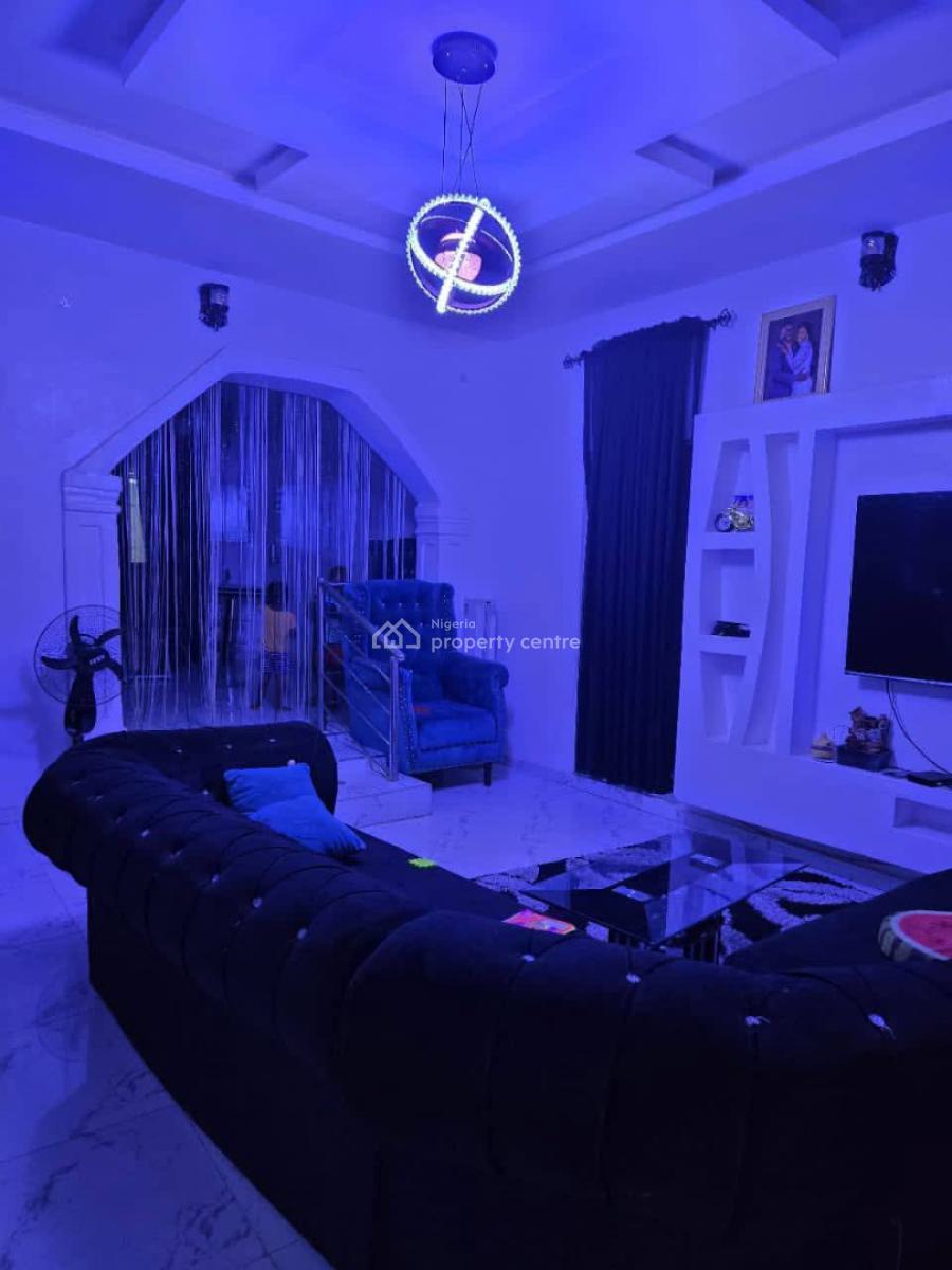 Standardly Built 3 Bedroom Bungalow + a Library, Off Elenusonso Road, Ibadan, Oyo, Detached Bungalow for Sale