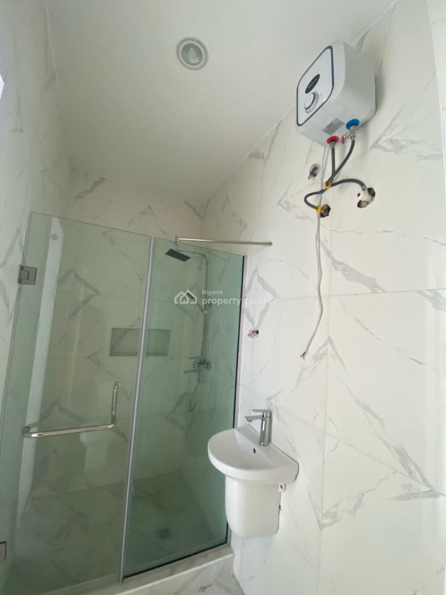 Spacious 2 Bedroom Apartment Serviced, Bakare Estate, Agungi, Lekki, Lagos, Flat / Apartment for Sale