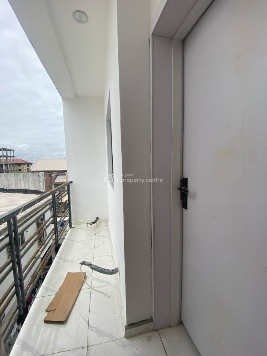 Spacious 2 Bedroom Apartment Serviced, Bakare Estate, Agungi, Lekki, Lagos, Flat / Apartment for Sale