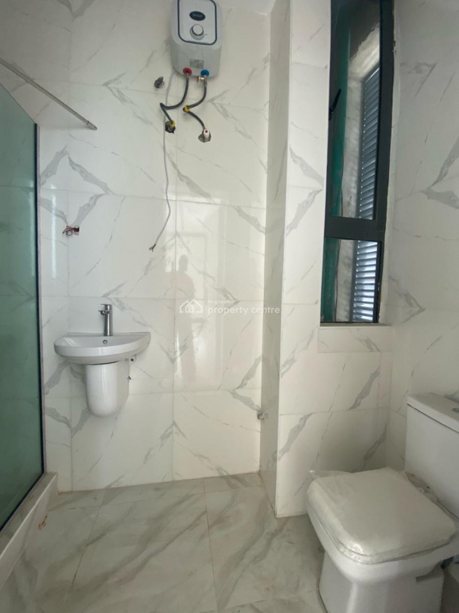 Spacious 2 Bedroom Apartment Serviced, Bakare Estate, Agungi, Lekki, Lagos, Flat / Apartment for Sale