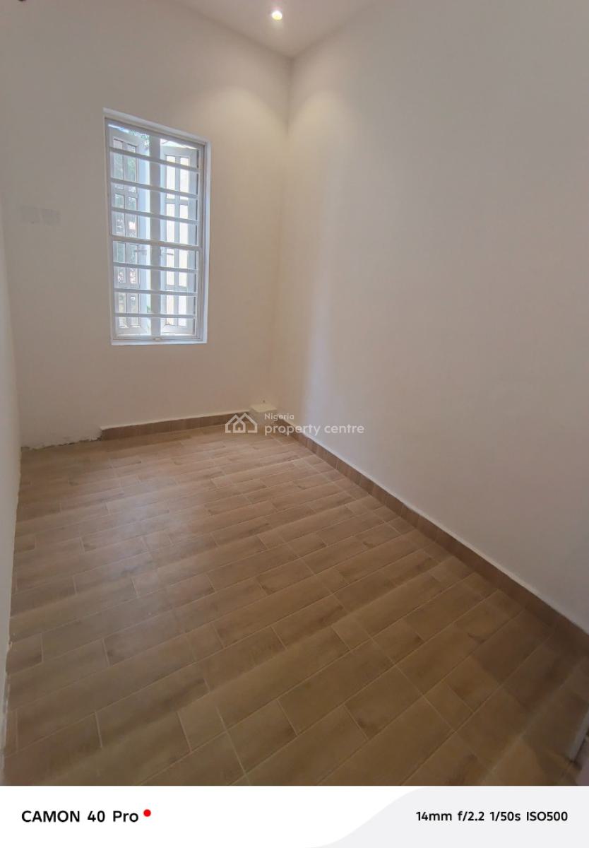 Bq Room, Upstairs, Mobolaji Johnson Estate, Lekki Phase 1, Lekki, Lagos, Self Contain (single Rooms) for Rent