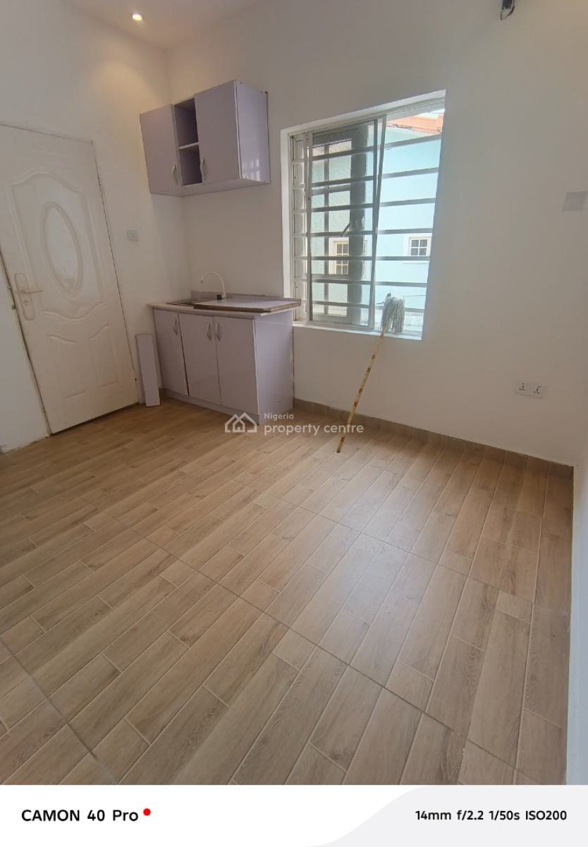 Bq Room, Upstairs, Mobolaji Johnson Estate, Lekki Phase 1, Lekki, Lagos, Self Contain (single Rooms) for Rent