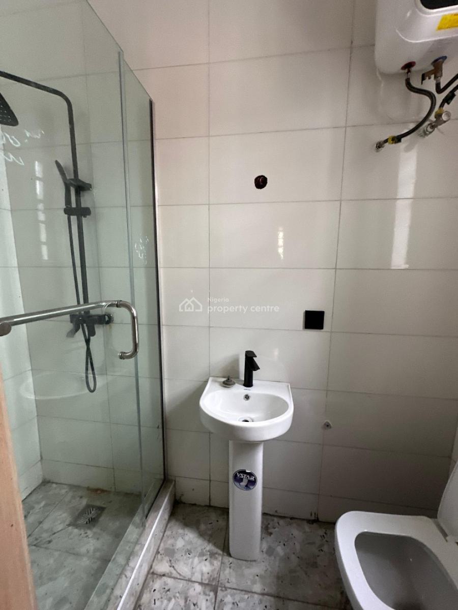 2 Bedroom Apartment with a Gym and Swimming Pool, Illasan, Lekki, Lagos, Flat / Apartment for Rent