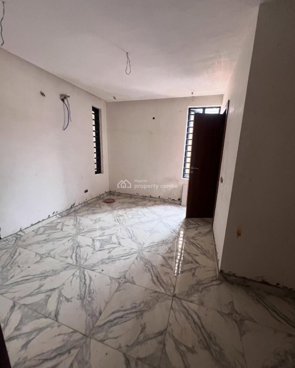 Lovely 2 Bedroom Apartment with Bq, Ologolo, Lekki, Lagos, Block of Flats for Sale