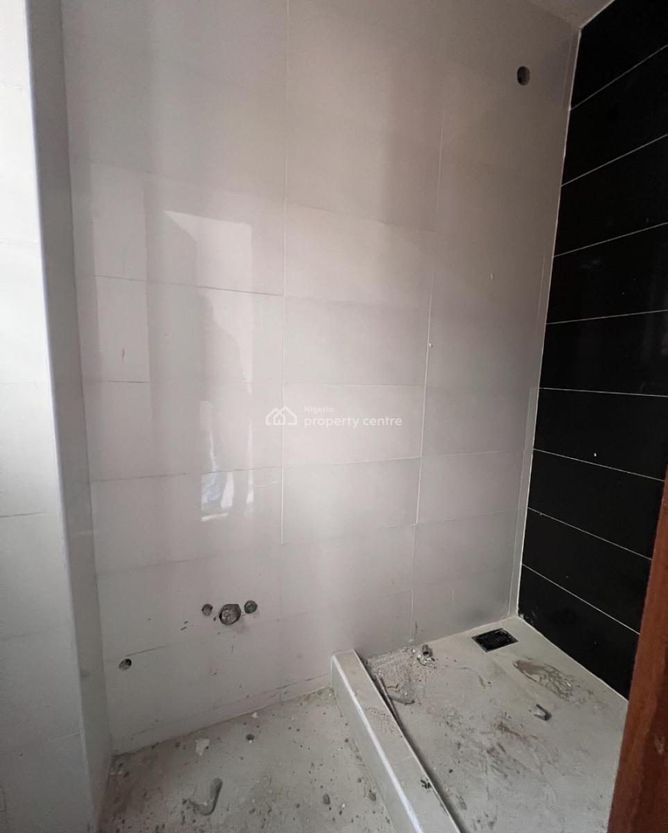 Lovely 2 Bedroom Apartment with Bq, Ologolo, Lekki, Lagos, Block of Flats for Sale