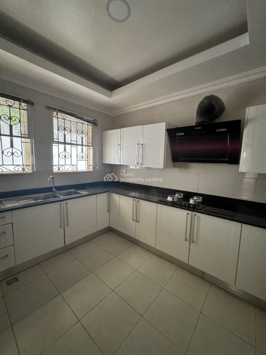 Fully Serviced 2 Bedroom Apartment, Lekki Phase 1, Lekki, Lagos, Flat / Apartment for Rent