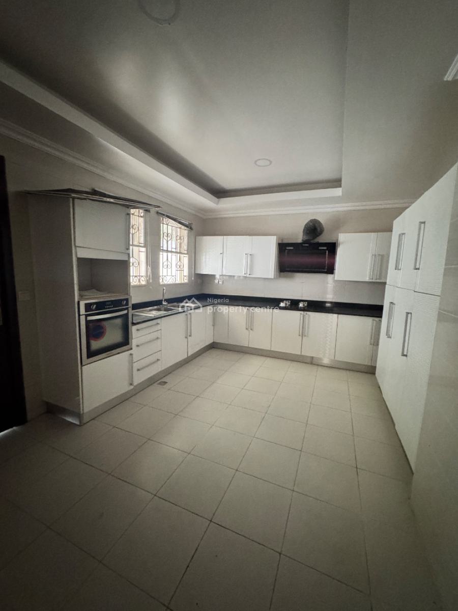 Fully Serviced 2 Bedroom Apartment, Lekki Phase 1, Lekki, Lagos, Flat / Apartment for Rent