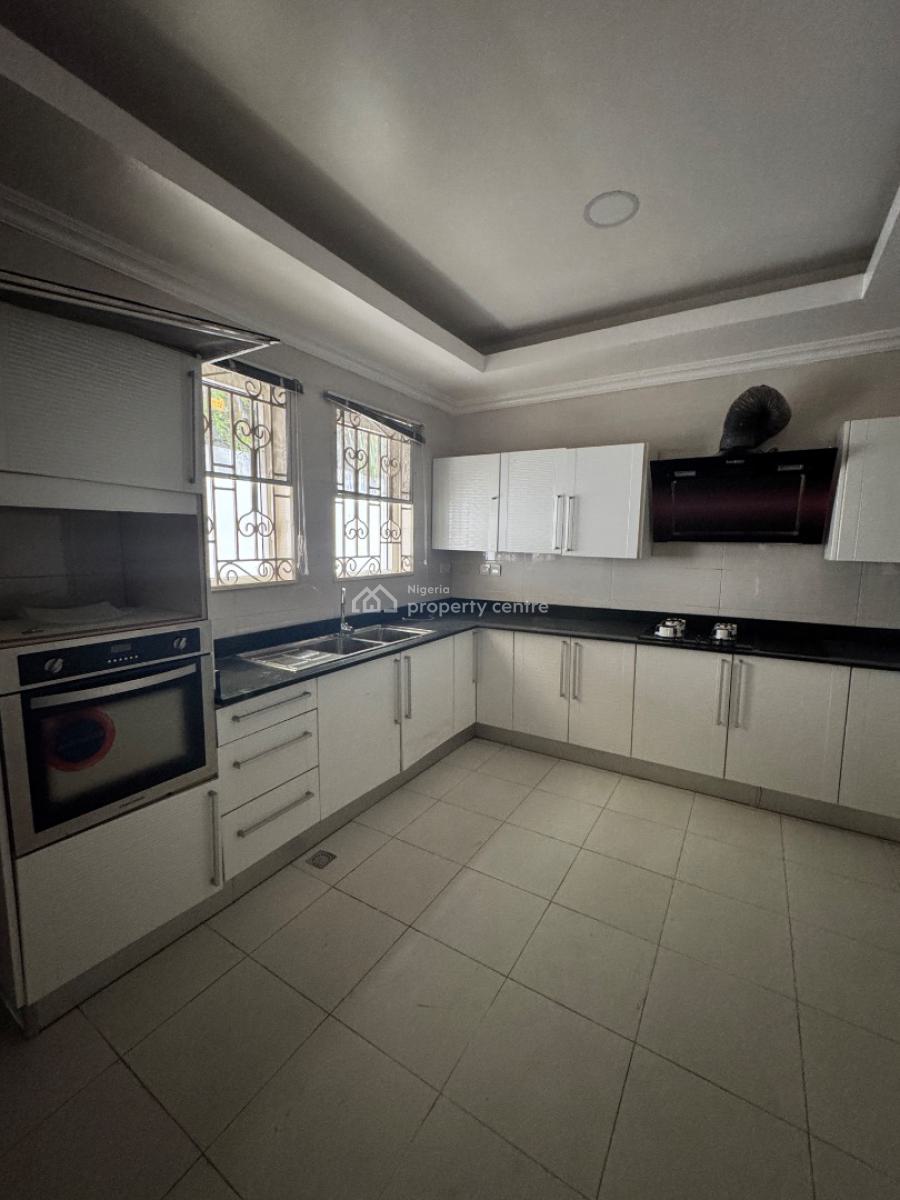 Fully Serviced 2 Bedroom Apartment, Lekki Phase 1, Lekki, Lagos, Flat / Apartment for Rent