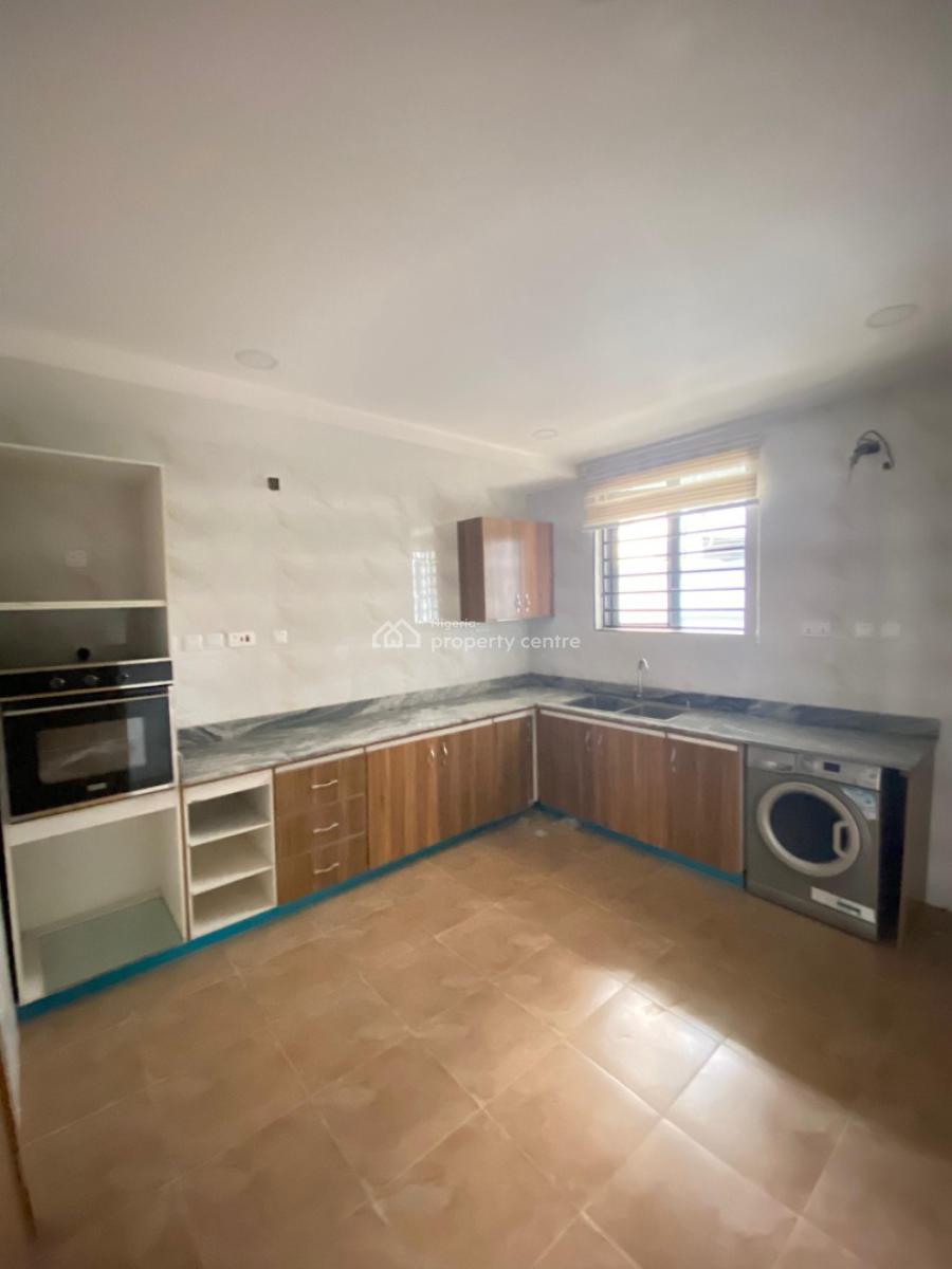a Charming 4 Bedroom Terrace, Lekki Phase 1, Lekki, Lagos, Terraced Duplex for Sale