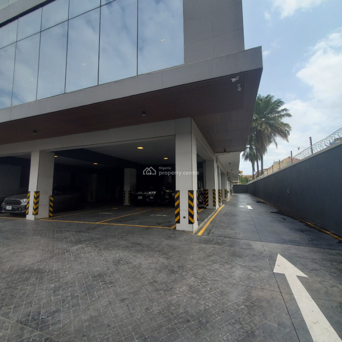 Massive 4 Bedroom Apartment with Well Detailed Finishing, Ikoyi, Lagos, Flat / Apartment for Sale
