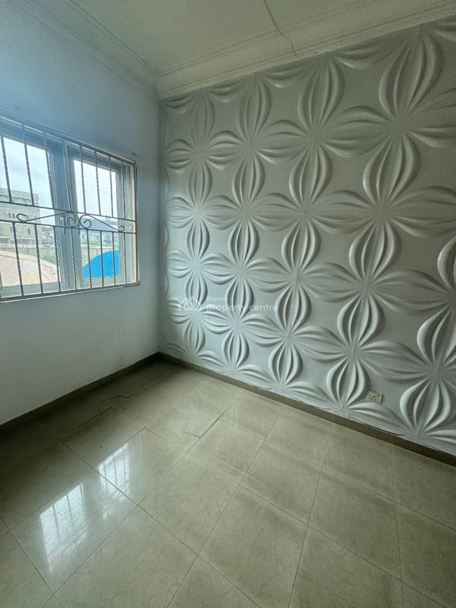 Self Serviced 3 Rooms Commercial Space, Lekki Phase 1, Lekki, Lagos, Flat / Apartment for Rent