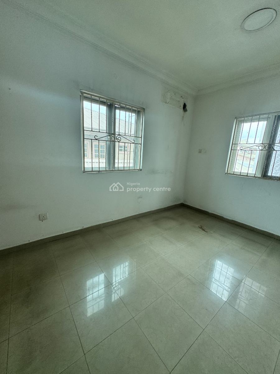 Self Serviced 3 Rooms Commercial Space, Lekki Phase 1, Lekki, Lagos, Flat / Apartment for Rent