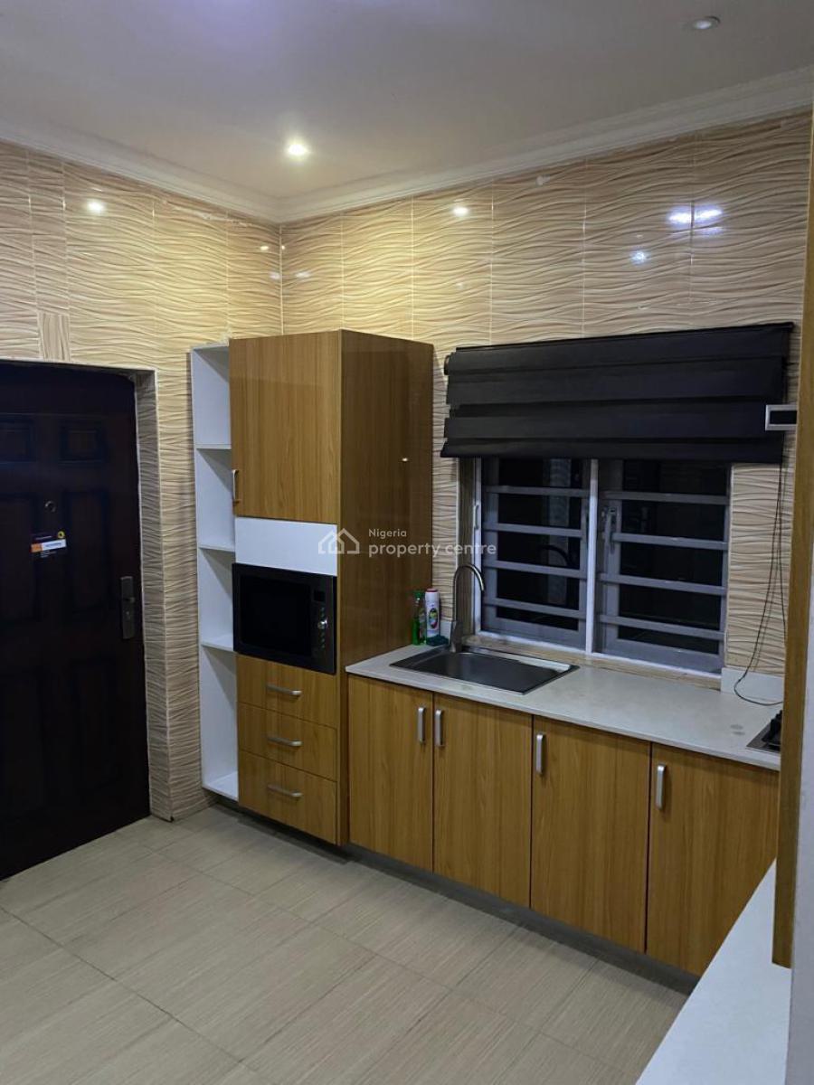 Modern Family 2bedroom Apartment, Gra Phase 2, Magodo, Lagos, Flat / Apartment Short Let