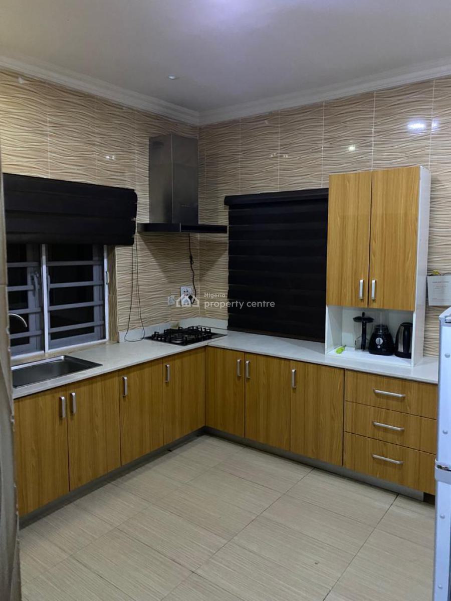 Modern Family 2bedroom Apartment, Gra Phase 2, Magodo, Lagos, Flat / Apartment Short Let