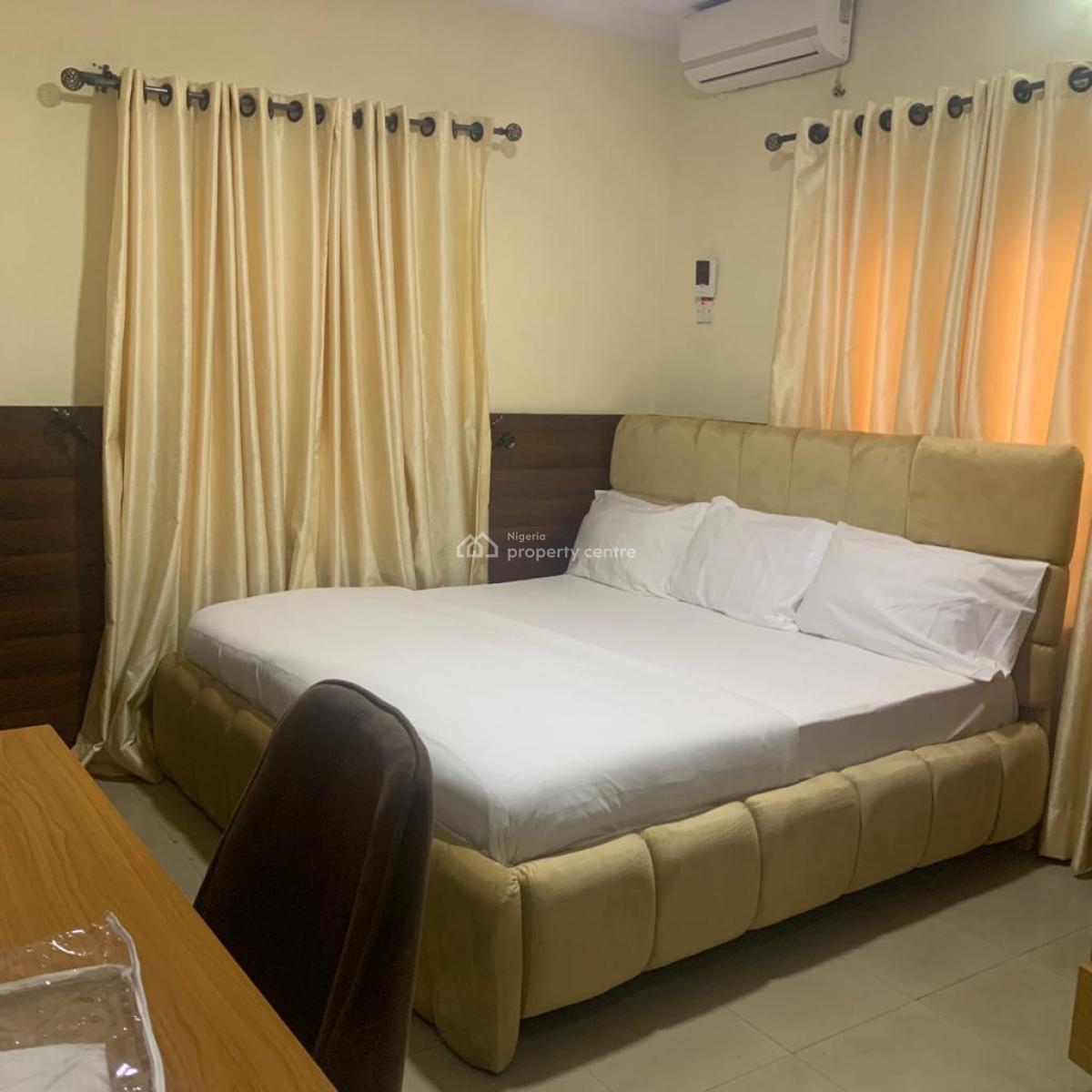Modern Family 2bedroom Apartment, Gra Phase 2, Magodo, Lagos, Flat / Apartment Short Let