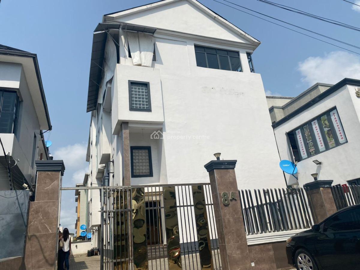 26 Rooms Commercial Building, Lekki Phase 1, Lekki, Lagos, Hotel / Guest House for Sale
