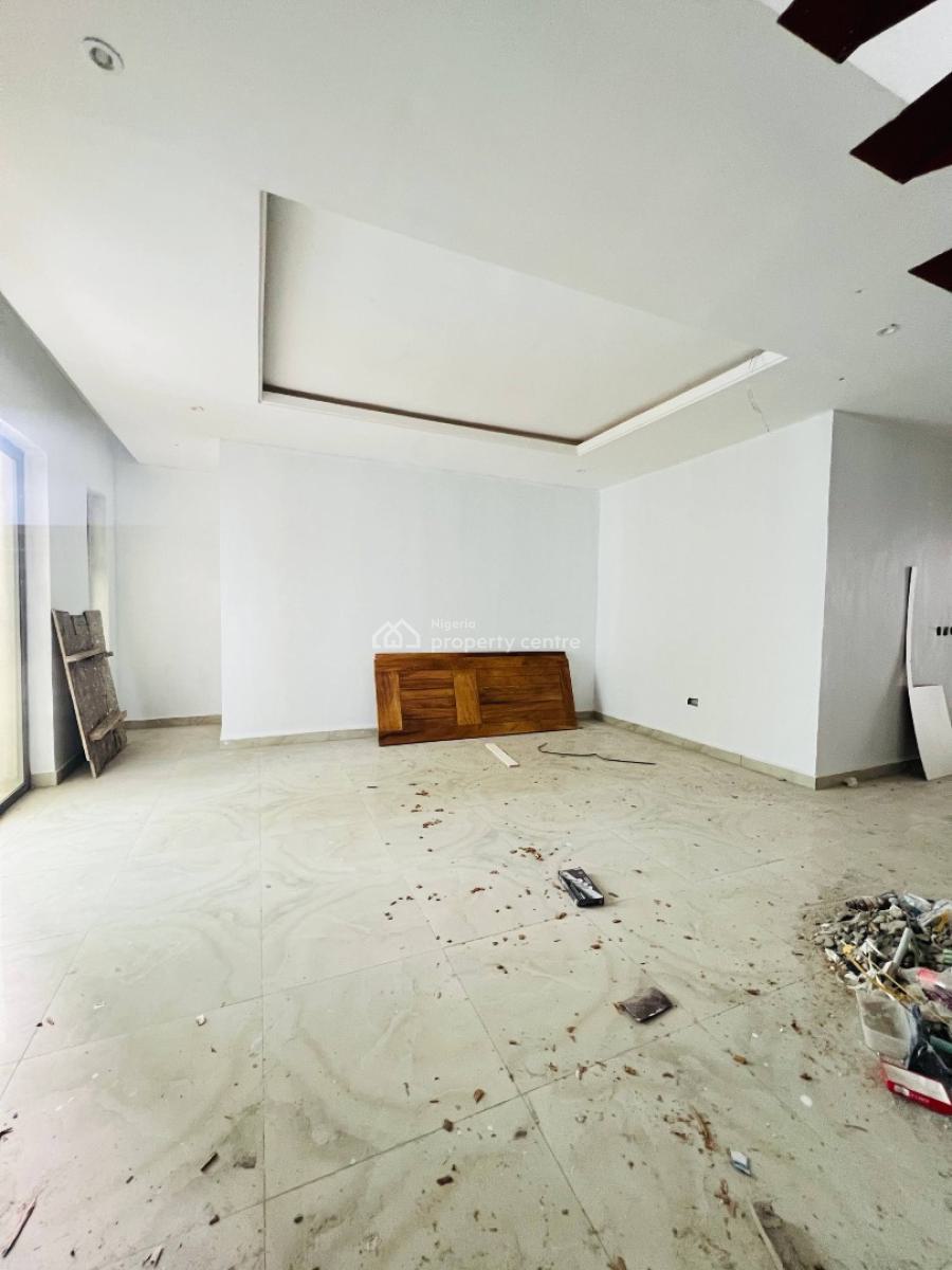 2 Bedroom Maisonette, Lekki Phase 1, Lekki, Lagos, Block of Flats for Sale