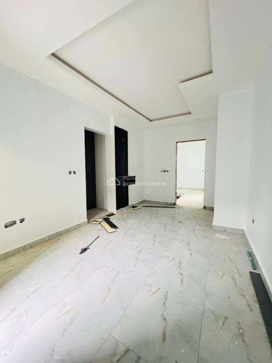 2 Bedroom Maisonette, Lekki Phase 1, Lekki, Lagos, Block of Flats for Sale