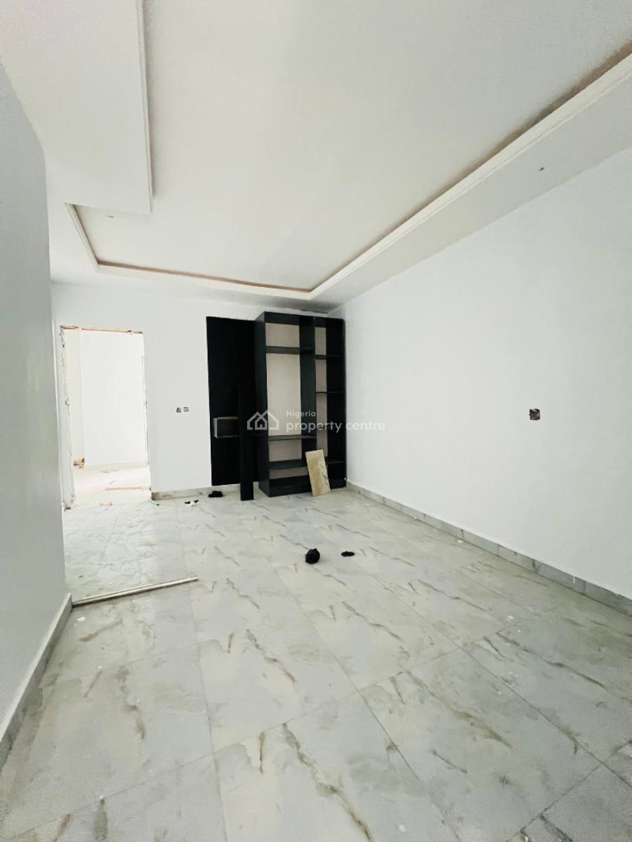 2 Bedroom Maisonette, Lekki Phase 1, Lekki, Lagos, Block of Flats for Sale