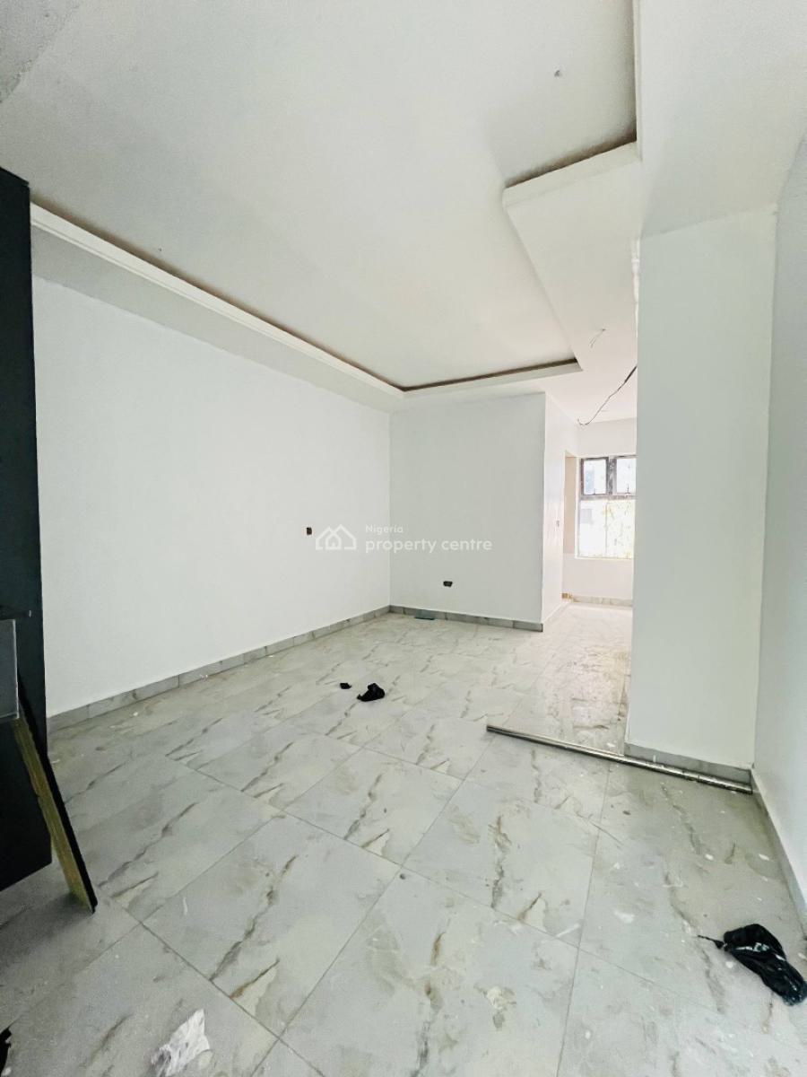 2 Bedroom Maisonette, Lekki Phase 1, Lekki, Lagos, Block of Flats for Sale