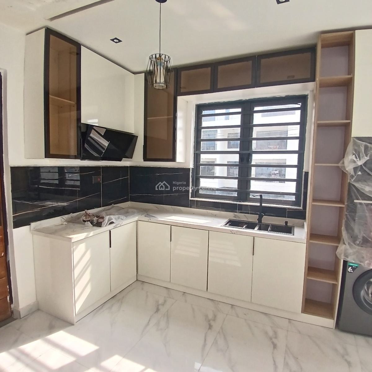 Luxurious 2 Bedroom Apartment with Swimming Pool,gym,elevator, Ikate Elegushi, Lekki, Lagos, Flat / Apartment for Sale