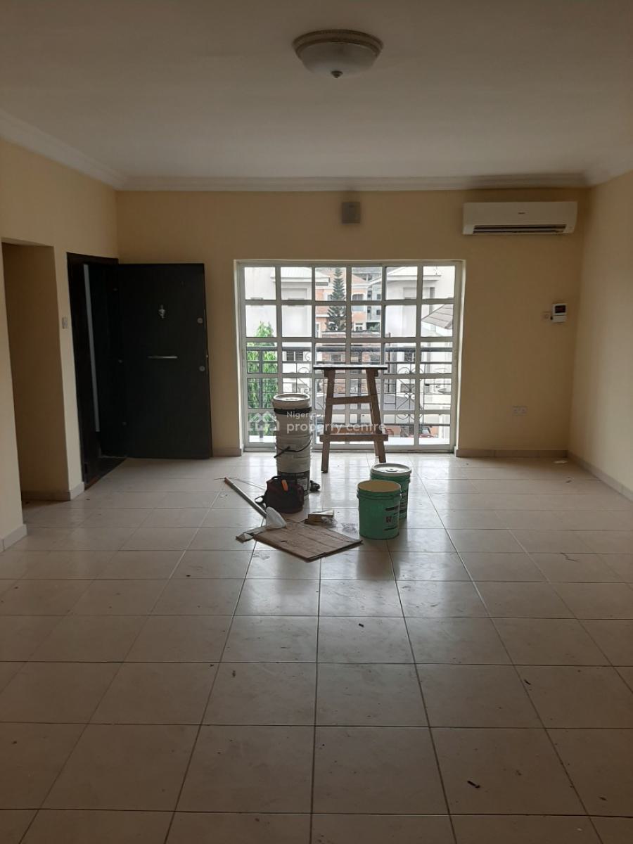 Renovated Serviced 2 Bedroom En-suite Flat with Fitted Kitchen, Cooker, Victoria Island (vi), Lagos, Flat / Apartment for Rent