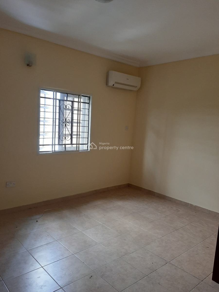 Renovated Serviced 2 Bedroom En-suite Flat with Fitted Kitchen, Cooker, Victoria Island (vi), Lagos, Flat / Apartment for Rent