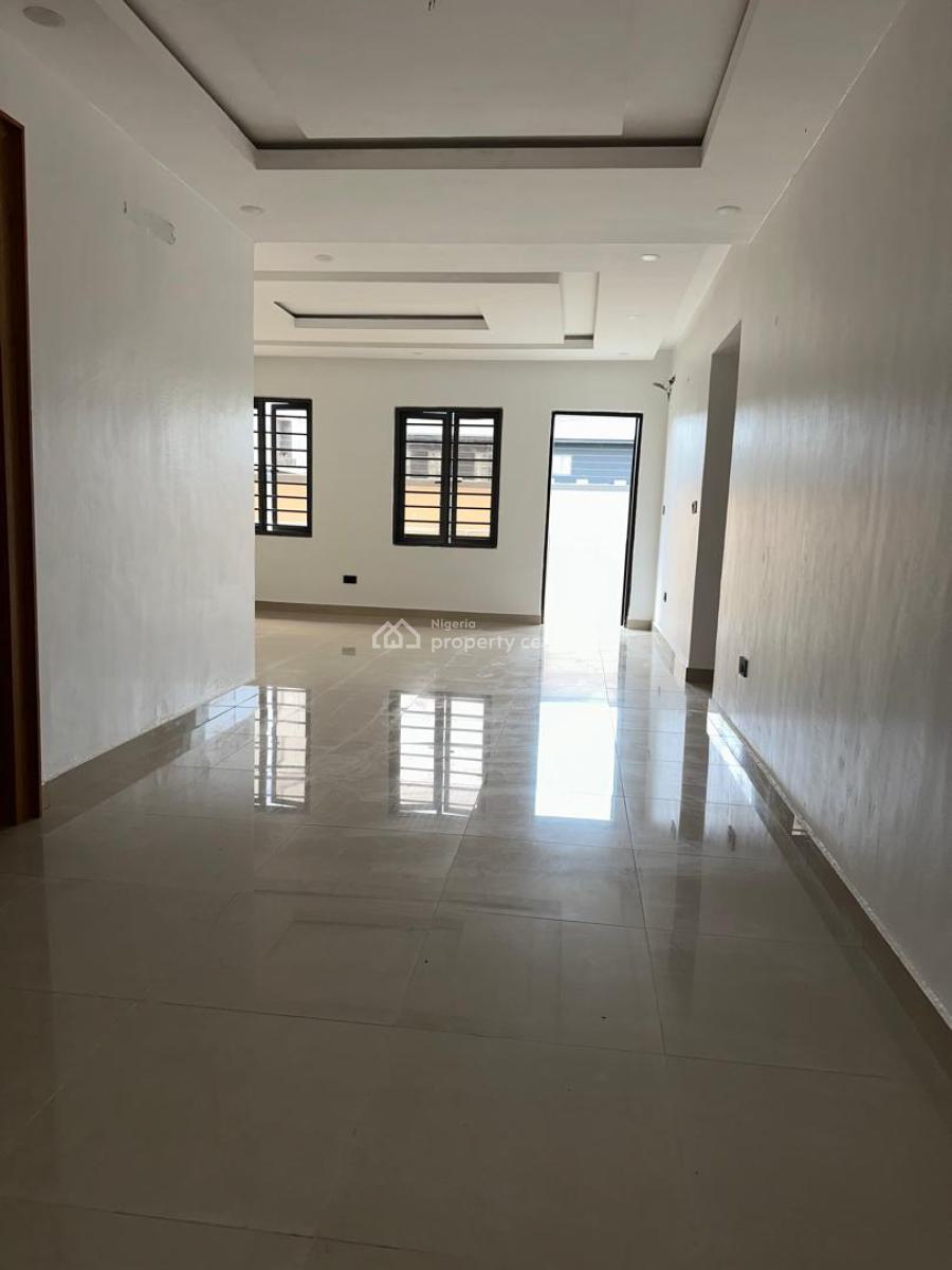 2 Bedroom Flat with Bq, Off Emma Abimbola, Lekki Phase 1, Lekki, Lagos, Flat / Apartment for Rent