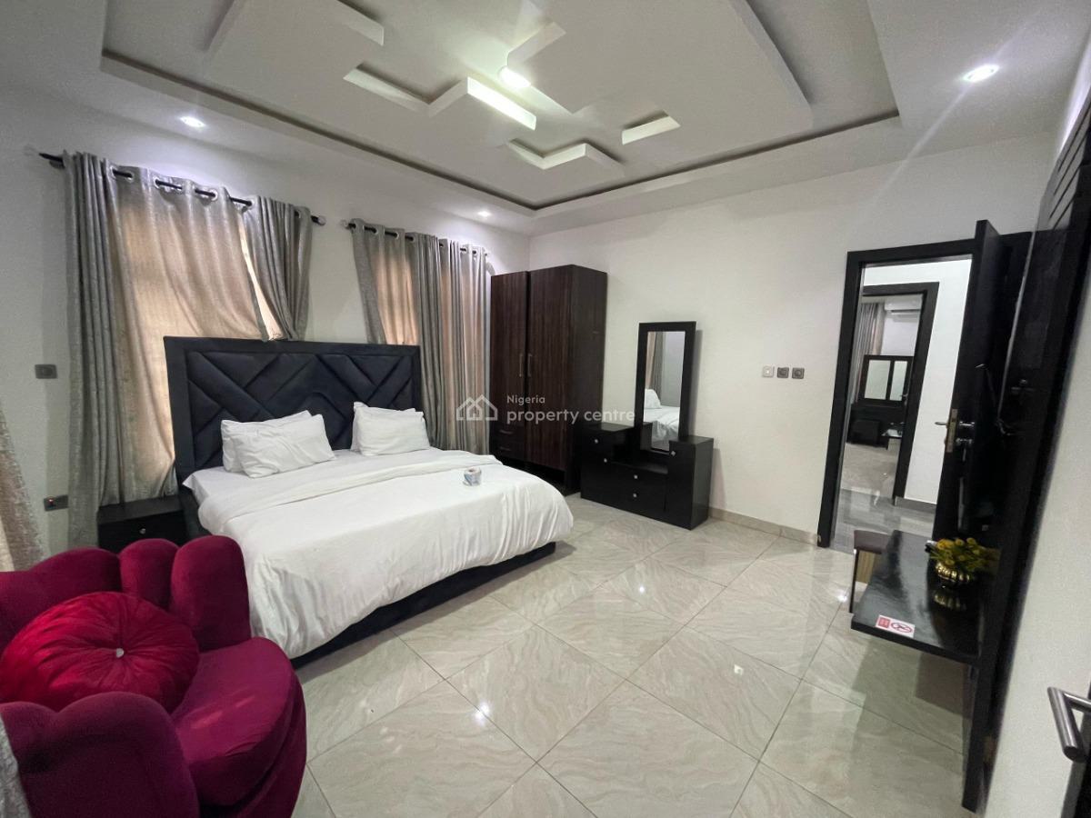 Lush 3bedroom Apartment, Ikeja Gra, Ikeja, Lagos, Flat / Apartment Short Let
