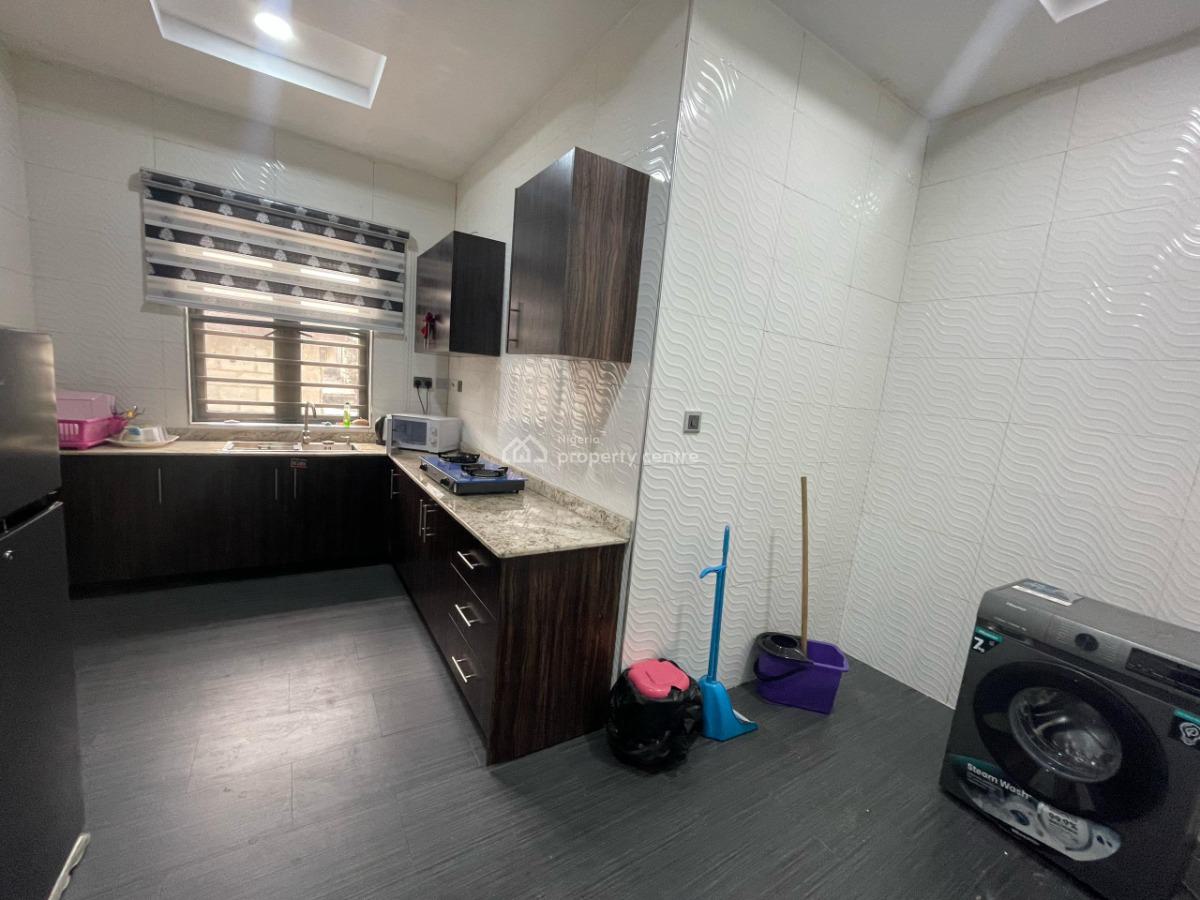 Lush 3bedroom Apartment, Ikeja Gra, Ikeja, Lagos, Flat / Apartment Short Let