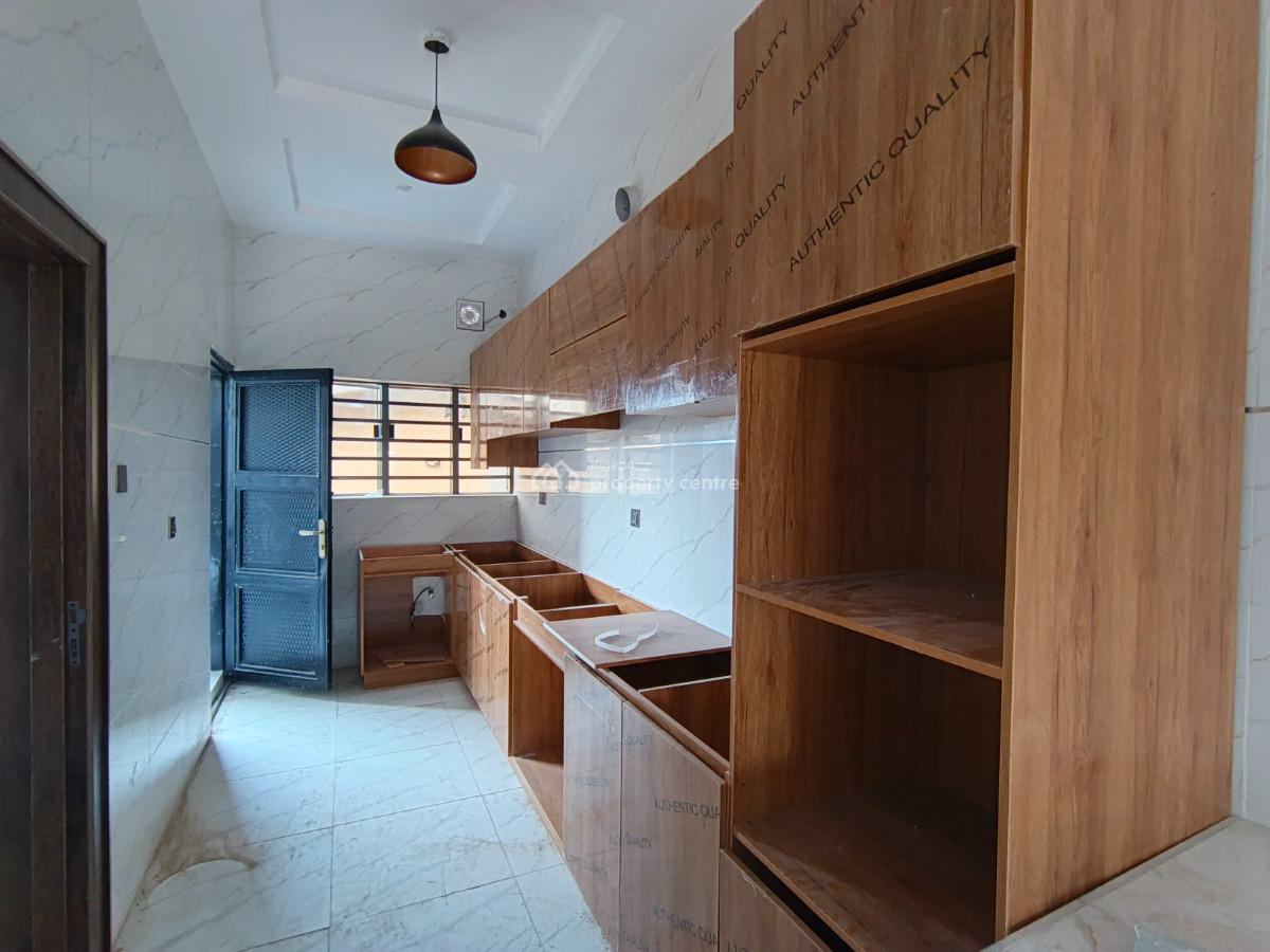2 Bedroom Flat, Sabo Axis, Ikorodu, Lagos, Flat / Apartment for Rent