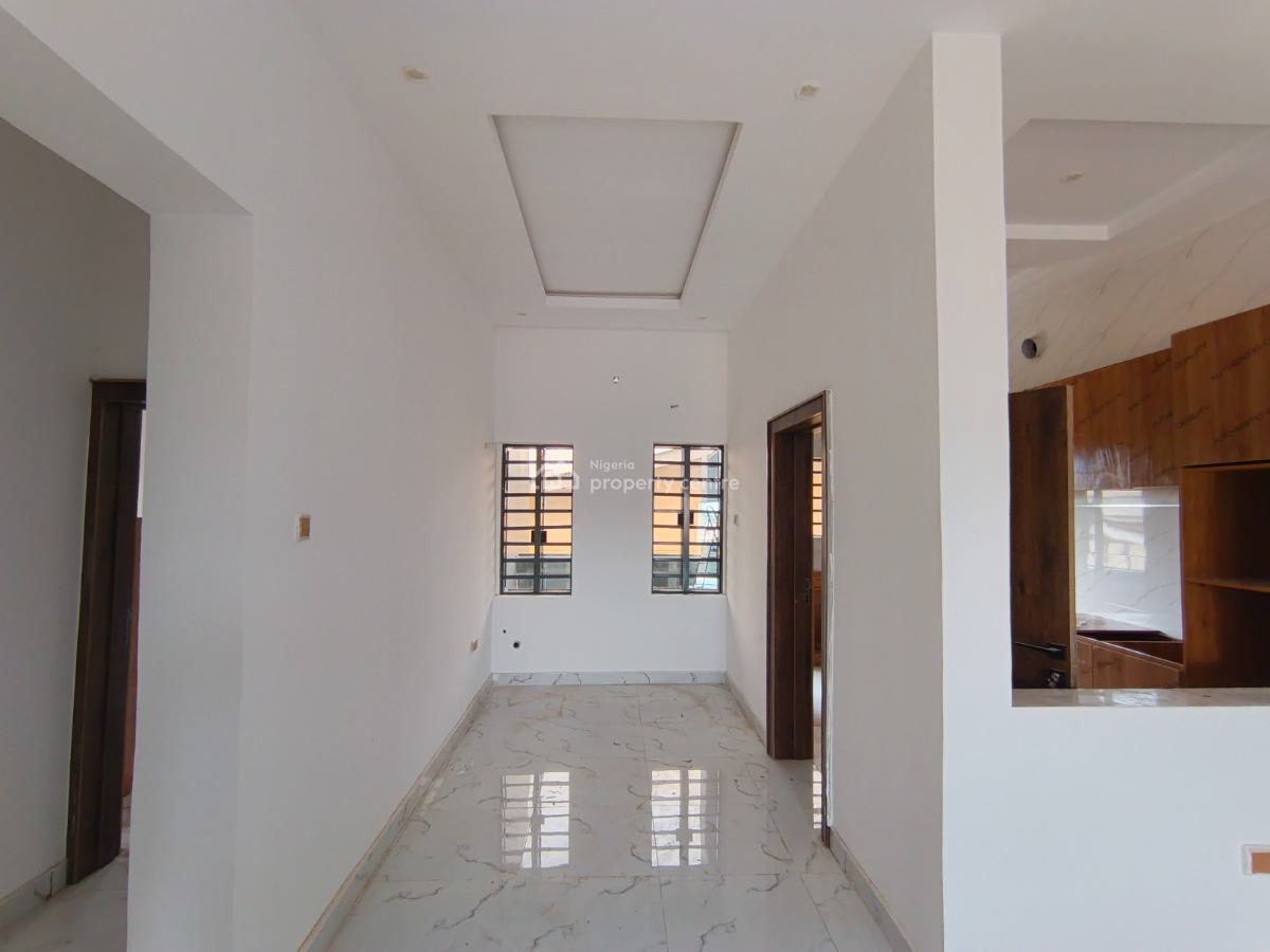 2 Bedroom Flat, Sabo Axis, Ikorodu, Lagos, Flat / Apartment for Rent