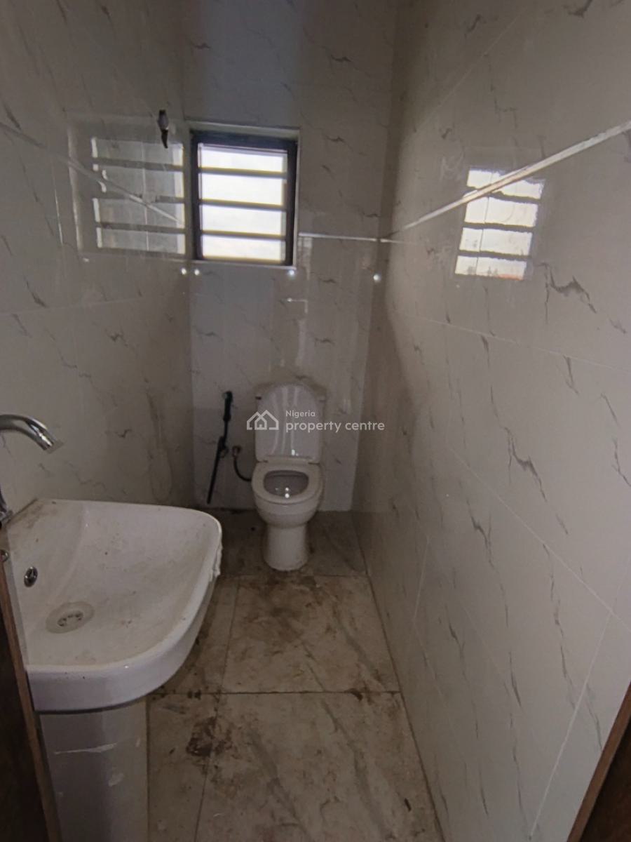 2 Bedroom Flat, Sabo Axis, Ikorodu, Lagos, Flat / Apartment for Rent