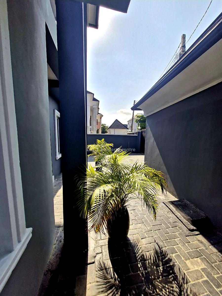 Well Finished 5 Bedroom Fully Detached Duplex with Bq., Ilasan, Lekki, Lagos, Detached Duplex for Sale