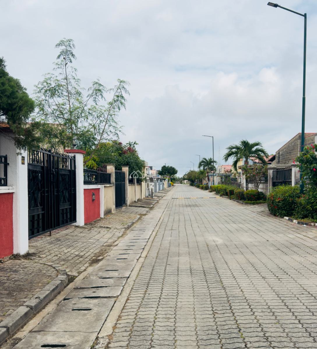 Delightful Property in a Lush Estate with Lots of Garden Spaces, Mayfair Estate, Ajah, Lagos, Detached Bungalow for Sale
