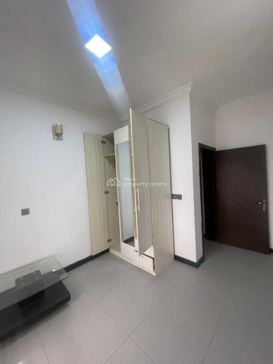 3 Bedroom Flat with 1 Room Bq, Yaba, Alagomeji, Yaba, Lagos, Flat / Apartment for Sale