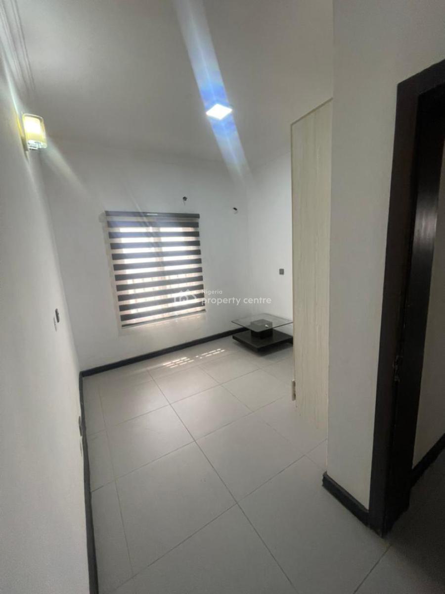 3 Bedroom Flat with 1 Room Bq, Yaba, Alagomeji, Yaba, Lagos, Flat / Apartment for Sale