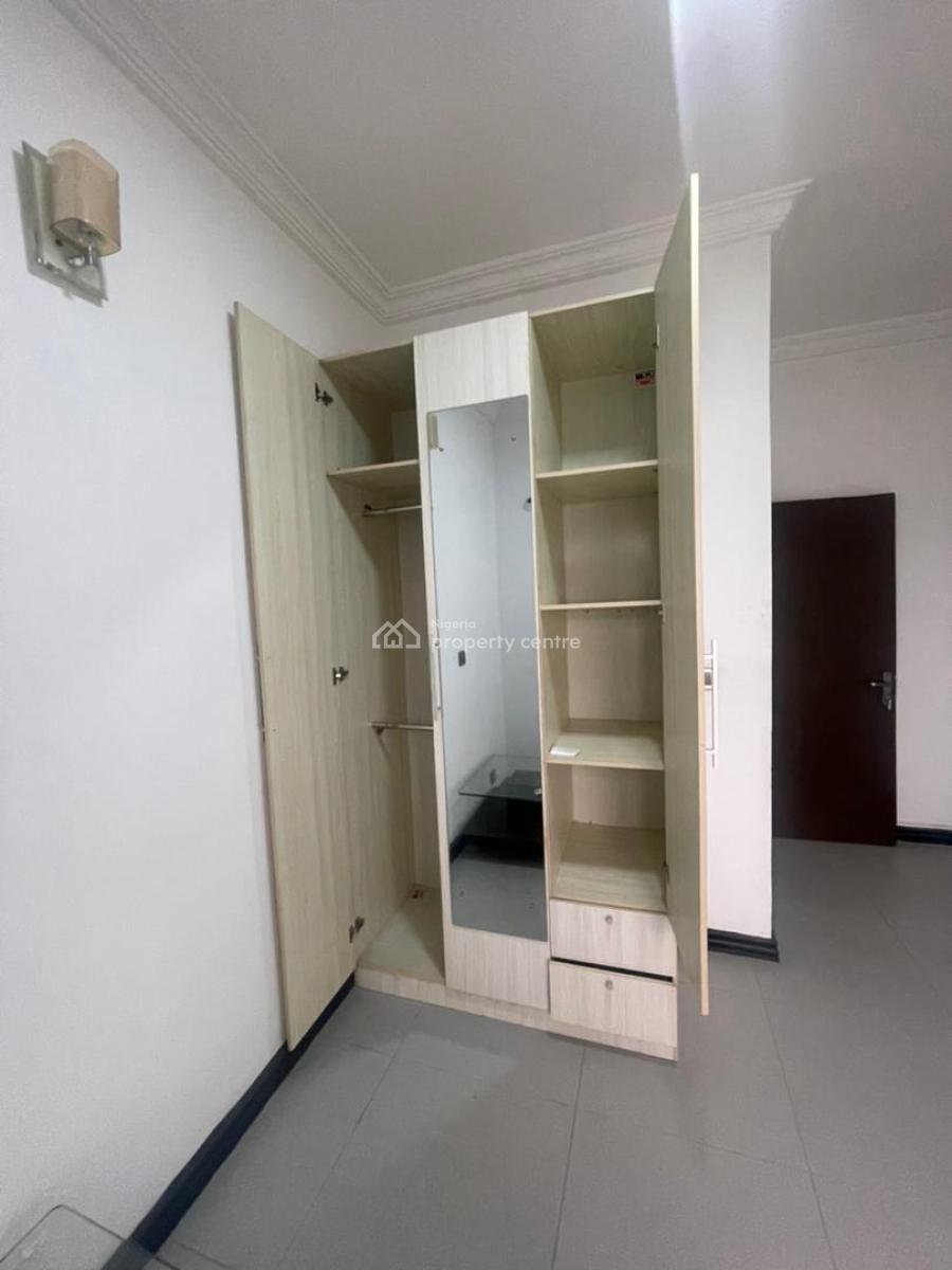 3 Bedroom Flat with 1 Room Bq, Yaba, Alagomeji, Yaba, Lagos, Flat / Apartment for Sale
