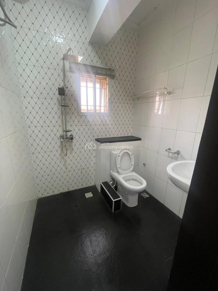 3 Bedroom Flat with 1 Room Bq, Yaba, Alagomeji, Yaba, Lagos, Flat / Apartment for Sale