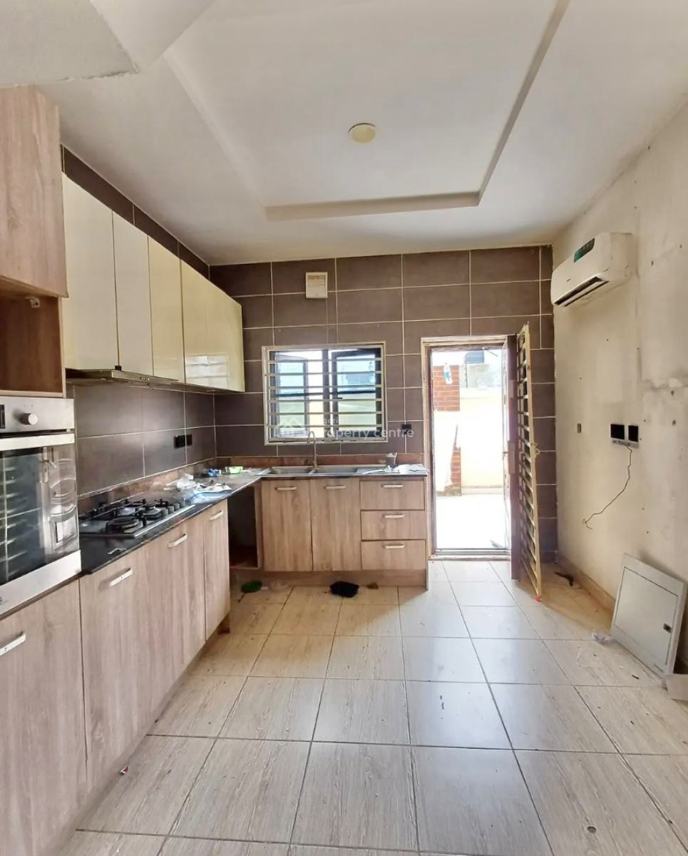 Well Built Fully Serviced 3 Bedroom Terrace Duplex with Bq, Lekki Phase 1, Lekki, Lagos, Terraced Duplex for Rent