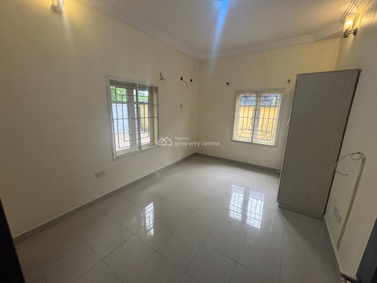 Standard 2 Bedroom Apartment, Lekki Phase 1, Lekki, Lagos, Flat / Apartment for Rent