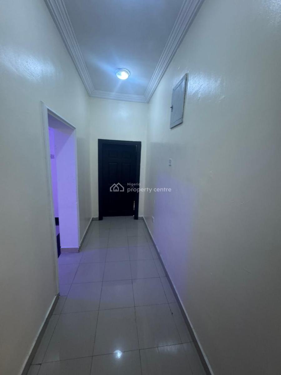 Standard 2 Bedroom Apartment, Lekki Phase 1, Lekki, Lagos, Flat / Apartment for Rent