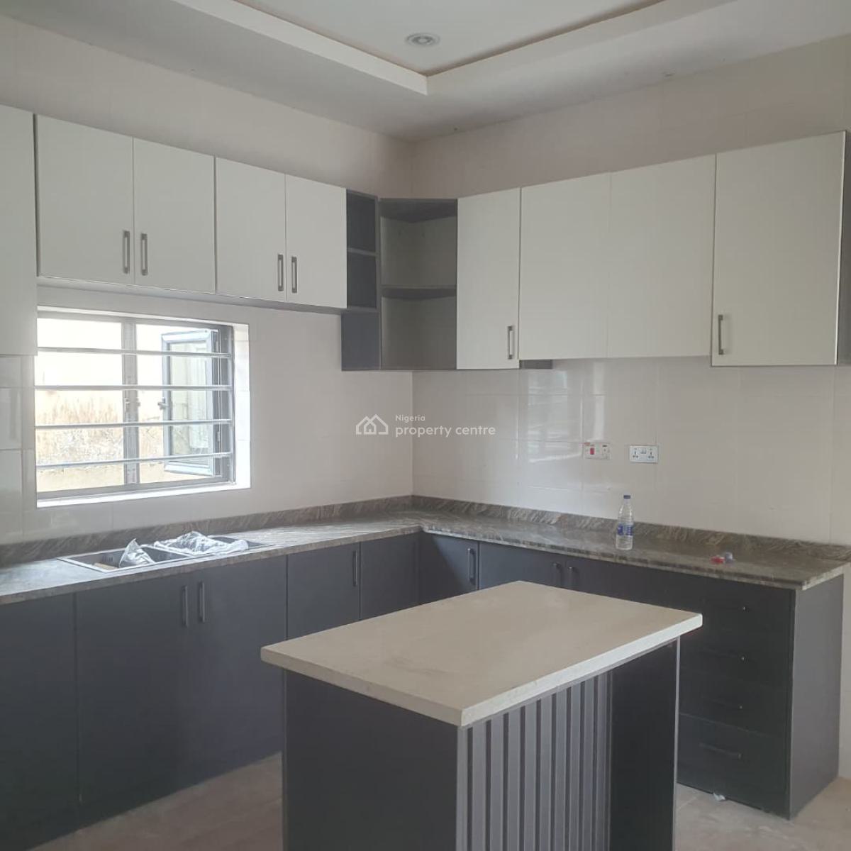 Excellent Spacious 3 Bedroom Bungalow with Bq, Von Estate Road, Lugbe District, Abuja, Detached Bungalow for Sale