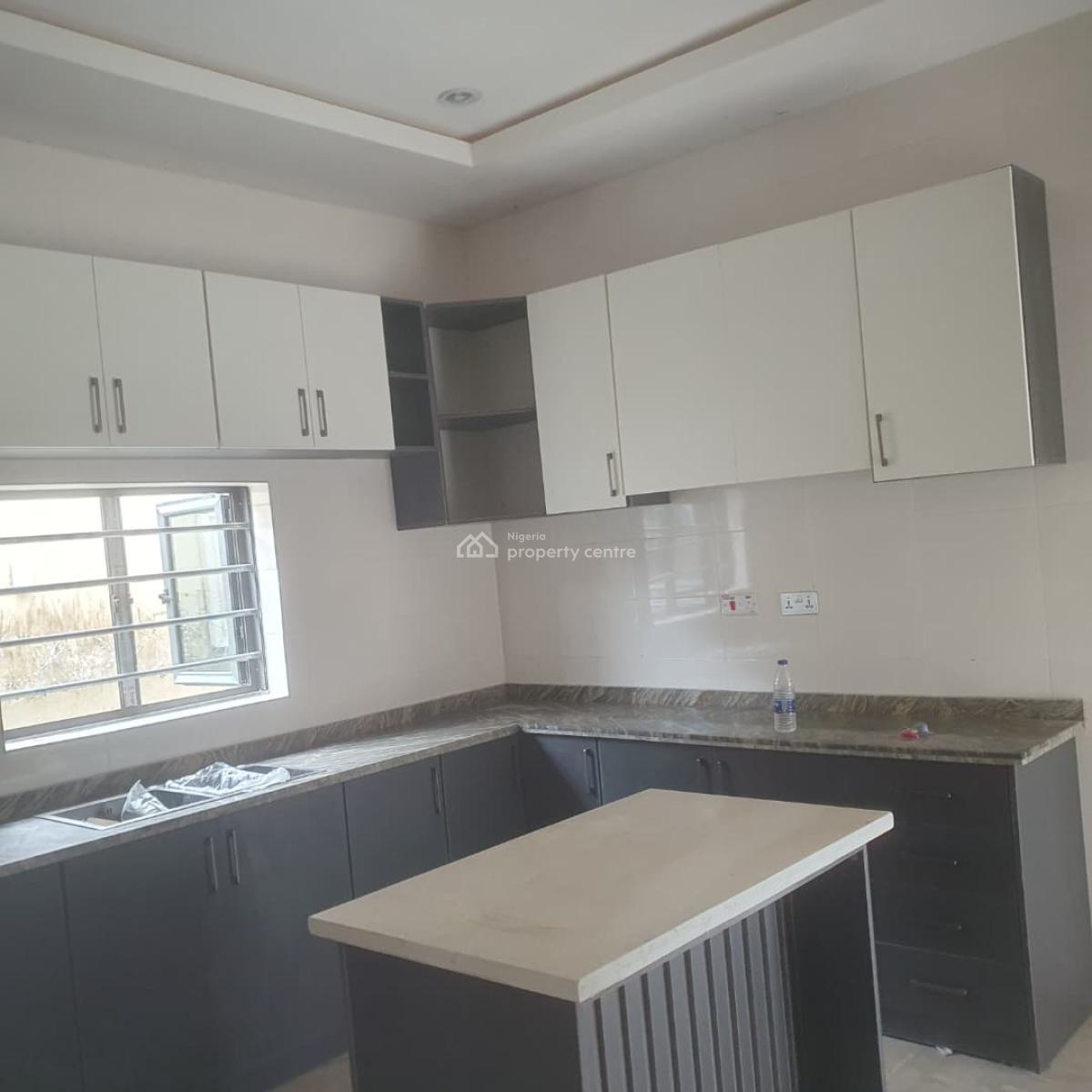 Excellent Spacious 3 Bedroom Bungalow with Bq, Von Estate Road, Lugbe District, Abuja, Detached Bungalow for Sale